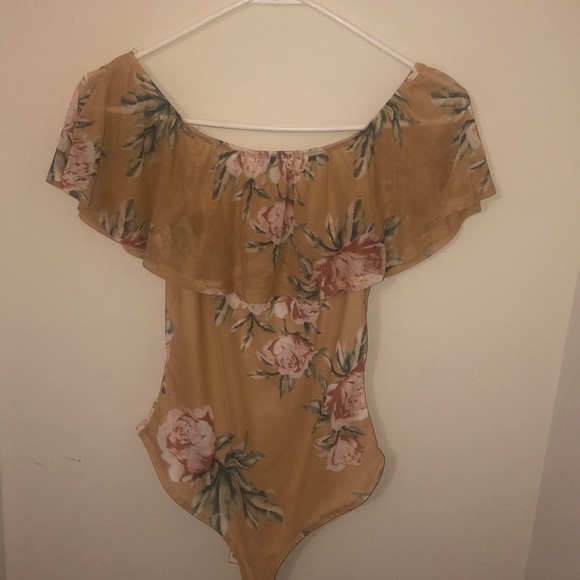 Off-the-shoulder Floral Bodysuit - Picture 2 of 3